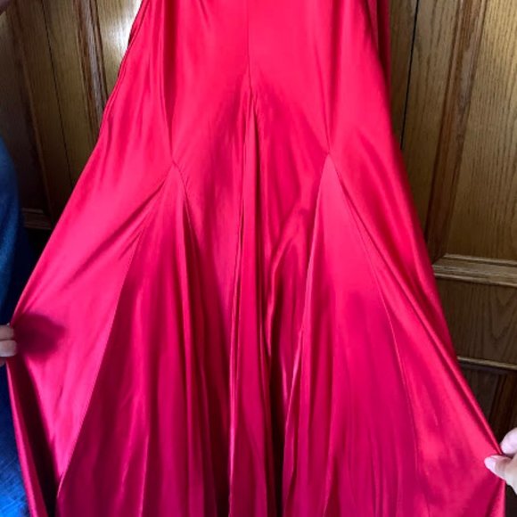 Mac Duggal -Red one sleeved  caped Pageant Dress - Picture 11 of 11